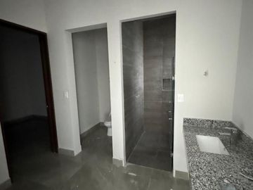 CASA EN VENTA CARRETERA NACIONAL A ESTRENAR