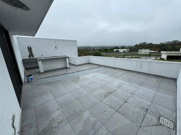 CASA EN VENTA CARRETERA NACIONAL A ESTRENAR