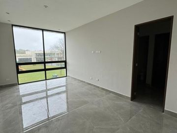 CASA EN VENTA CARRETERA NACIONAL A ESTRENAR