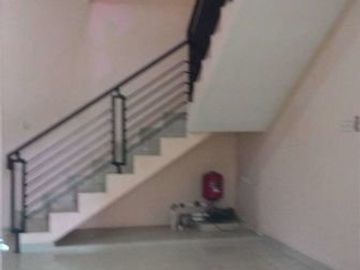 Rumah Karang Tengah Ciledug Strategis Dan Siap Huni