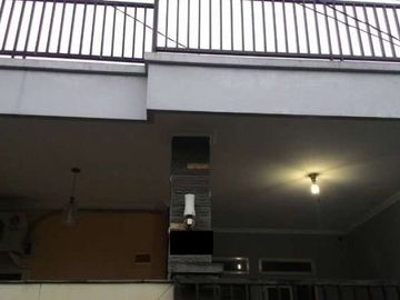 Rumah Karang Tengah Ciledug Strategis Dan Siap Huni