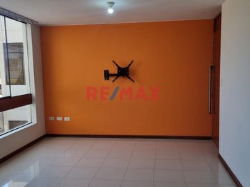 ¡Descubre tu nuevo hogar en Chiclayo! 🏡✨

Te presentamos este acogedor departamento flat, ideal para quienes buscan comodidad y practicidad en una e