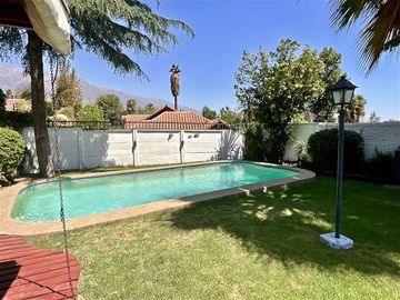 Casa en Venta en La Escuela / Carlos Peña Otaegui