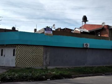 Casa para 2 Familias en venta en Isidro Casanova