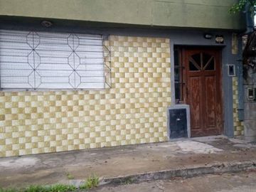 Casa para 2 Familias en venta en Isidro Casanova