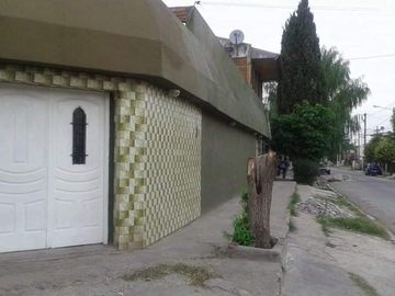 Casa para 2 Familias en venta en Isidro Casanova