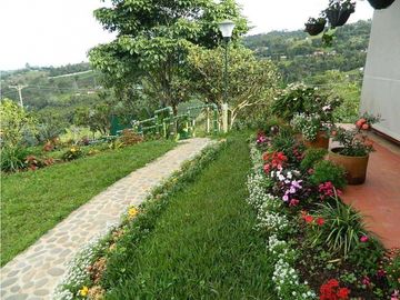 HERMOSA CASA CAMPESTRE EN EL KILOMETRO 32 BORRERO AYERBE VALLE DEL CAUCA