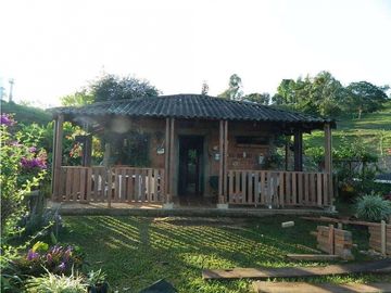 HERMOSA CASA CAMPESTRE EN EL KILOMETRO 32 BORRERO AYERBE VALLE DEL CAUCA