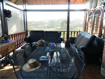 HERMOSA CASA CAMPESTRE EN EL KILOMETRO 32 BORRERO AYERBE VALLE DEL CAUCA