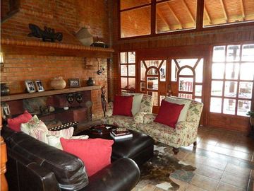 HERMOSA CASA CAMPESTRE EN EL KILOMETRO 32 BORRERO AYERBE VALLE DEL CAUCA