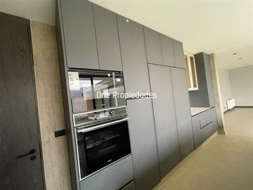 Casa en arriendo de 5 dorm. en Lo Barnechea