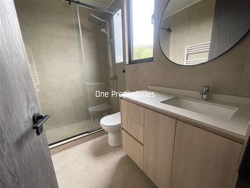 Casa en arriendo de 5 dorm. en Lo Barnechea