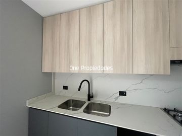 Casa en arriendo de 5 dorm. en Lo Barnechea