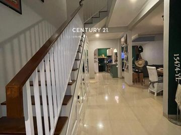 Dijual Rumah Ex Rumah Contoh Sdh Direnovasi Di Vila Dago