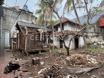Rumah Hitung Tanah Premium Depan Taman Proklamasi