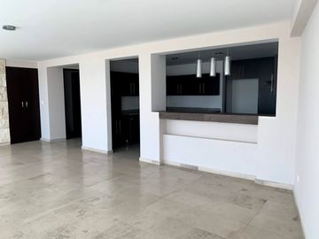 Vendo departamento en Lomas de Angelopolis II muy amplio cerca de Sonata