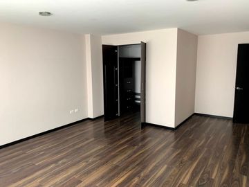 Vendo departamento en Lomas de Angelopolis II muy amplio cerca de Sonata