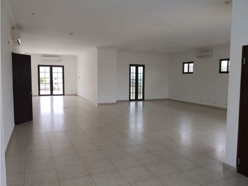 SEA CONFIABLE VENDE CASA EN DORAL