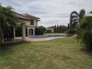 SEA CONFIABLE VENDE CASA EN DORAL