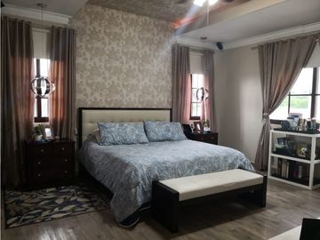 SEA CONFIABLE VENDE CASA EN DORAL