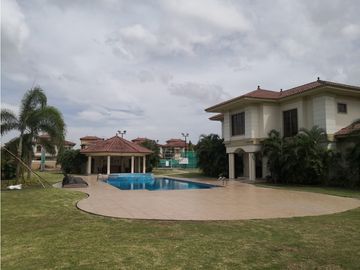 SEA CONFIABLE VENDE CASA EN DORAL