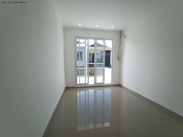 Rumah Taman Mutiara STRATEGIS, CLUSTER DEPAN, SEMI FURNISH