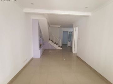 Rumah Taman Mutiara STRATEGIS, CLUSTER DEPAN, SEMI FURNISH