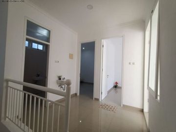 Rumah Taman Mutiara STRATEGIS, CLUSTER DEPAN, SEMI FURNISH