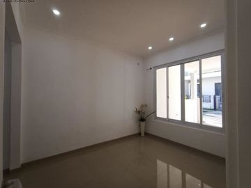 Rumah Taman Mutiara STRATEGIS, CLUSTER DEPAN, SEMI FURNISH