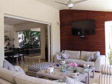 Real las quintas fina residencia en fraccionamiento exclusivo