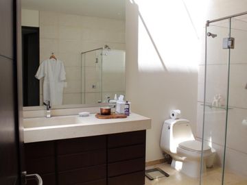 Real las quintas fina residencia en fraccionamiento exclusivo