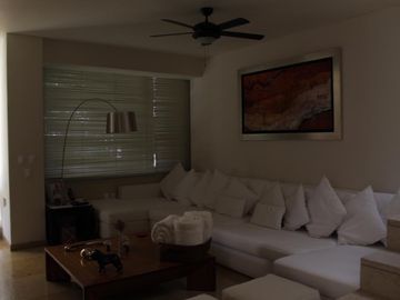 Real las quintas fina residencia en fraccionamiento exclusivo