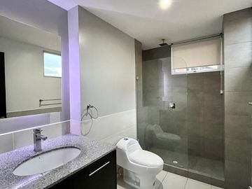 HERMOSO DPTO 3 HABITACIONES CON BALCON- EN VENTA- BELLAVISTA- 150M2