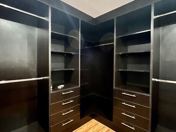 HERMOSO DPTO 3 HABITACIONES CON BALCON- EN VENTA- BELLAVISTA- 150M2