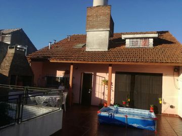 DEPTO EN PLANTA ALTA DE 4 AMBIENTES