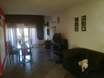 DEPTO EN PLANTA ALTA DE 4 AMBIENTES