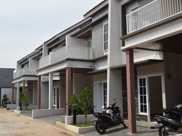townhouse dealova caringin pinggir jalan