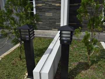 townhouse dealova caringin pinggir jalan