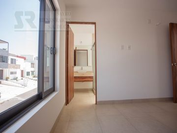 Casa con Jardín y Terraza en Zibatá, Santiago de Querétaro Centro