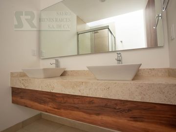 Casa con Jardín y Terraza en Zibatá, Santiago de Querétaro Centro