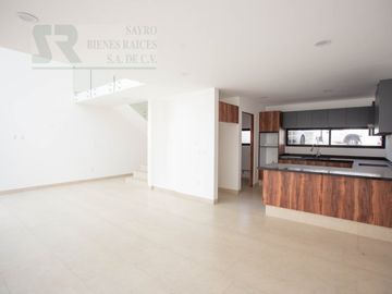 Casa con Jardín y Terraza en Zibatá, Santiago de Querétaro Centro