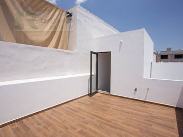 Casa con Jardín y Terraza en Zibatá, Santiago de Querétaro Centro