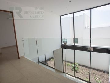 Casa con Jardín y Terraza en Zibatá, Santiago de Querétaro Centro