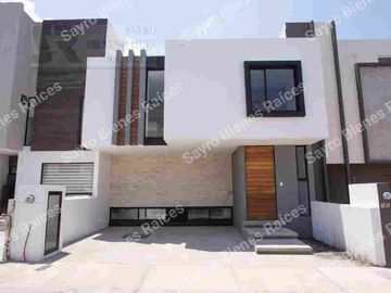Casa con Jardín y Terraza en Zibatá, Santiago de Querétaro Centro