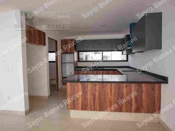 Casa con Jardín y Terraza en Zibatá, Santiago de Querétaro Centro