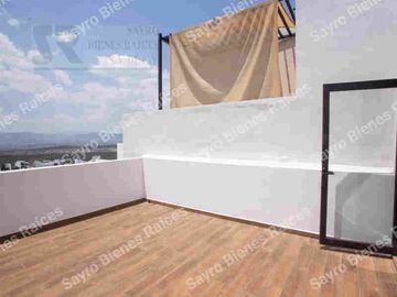 Casa con Jardín y Terraza en Zibatá, Santiago de Querétaro Centro
