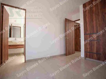 Casa con Jardín y Terraza en Zibatá, Santiago de Querétaro Centro
