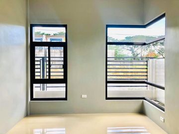 Brandnew Bungalow Type House for SALE or RENT with 4 Bedrooms in Angeles City