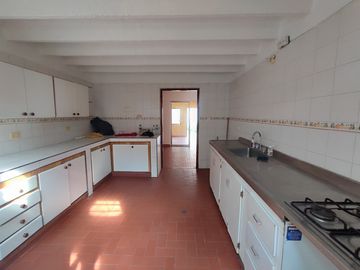 casa en venta en el limonar. Cod V16896