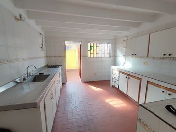casa en venta en el limonar. Cod V16896